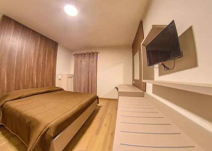 Grand Europa Centro Ривизондоли