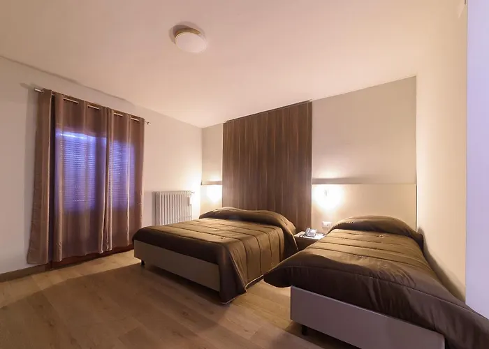 Grand Europa Centro Ривизондоли