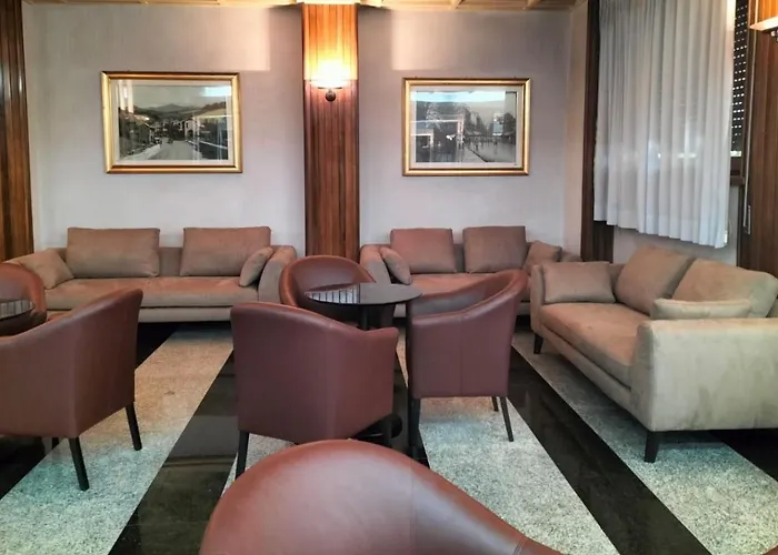 Grand Europa Centro Отель Ривизондоли