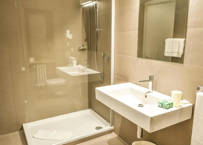 Grand Europa Centro Ривизондоли