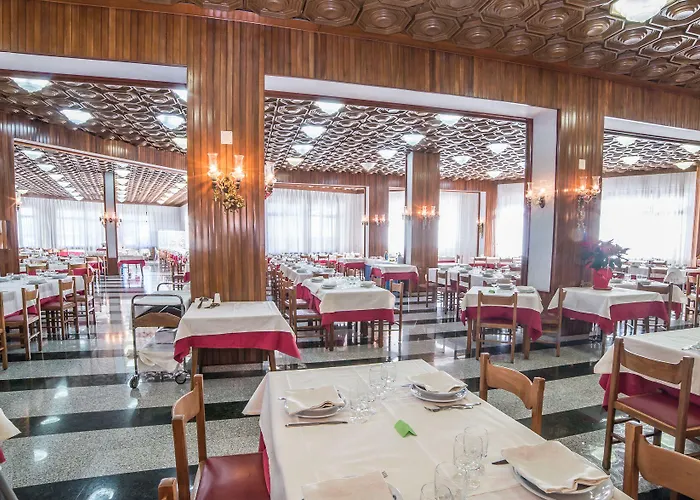 Grand Europa Centro Отель Ривизондоли