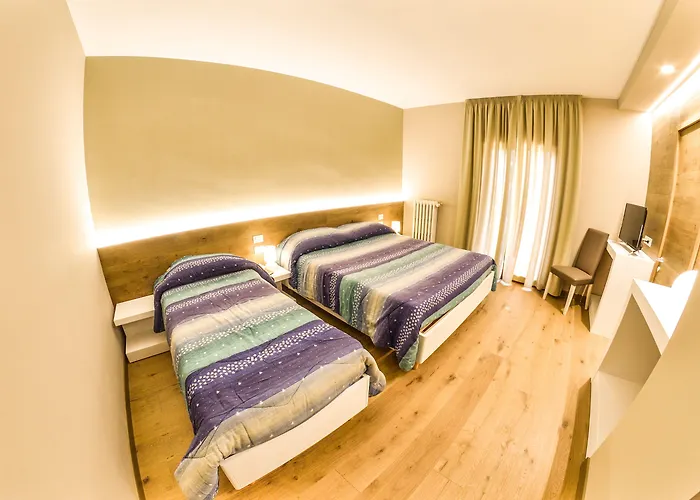 Grand Europa Centro 3* Ривизондоли